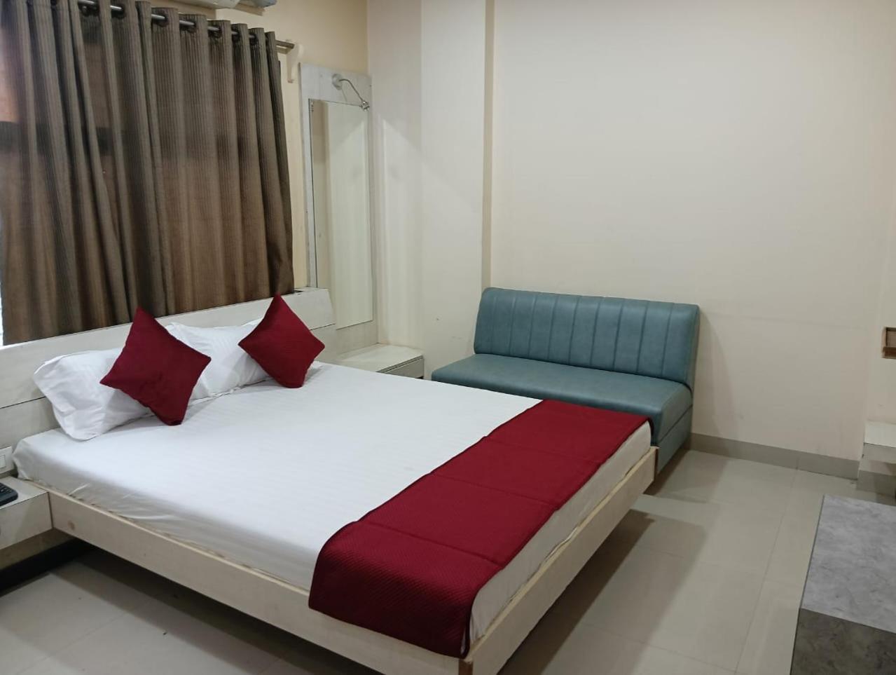 Hotel Tirupati Palace Індаур Екстер'єр фото