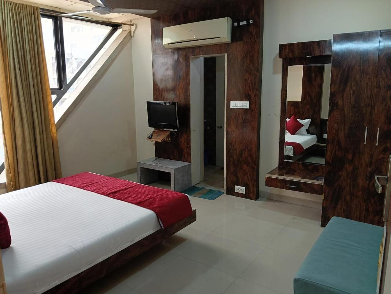 Hotel Tirupati Palace Індаур Екстер'єр фото